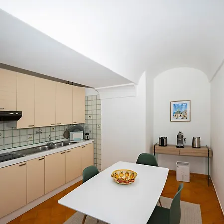 De Vivo Realty - The Colombo Ferienhaus Positano